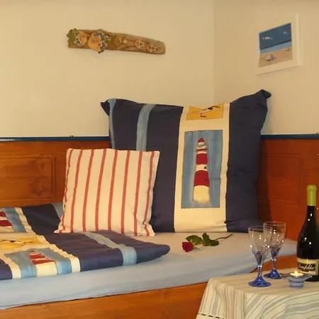 Cloud Ship Apartment